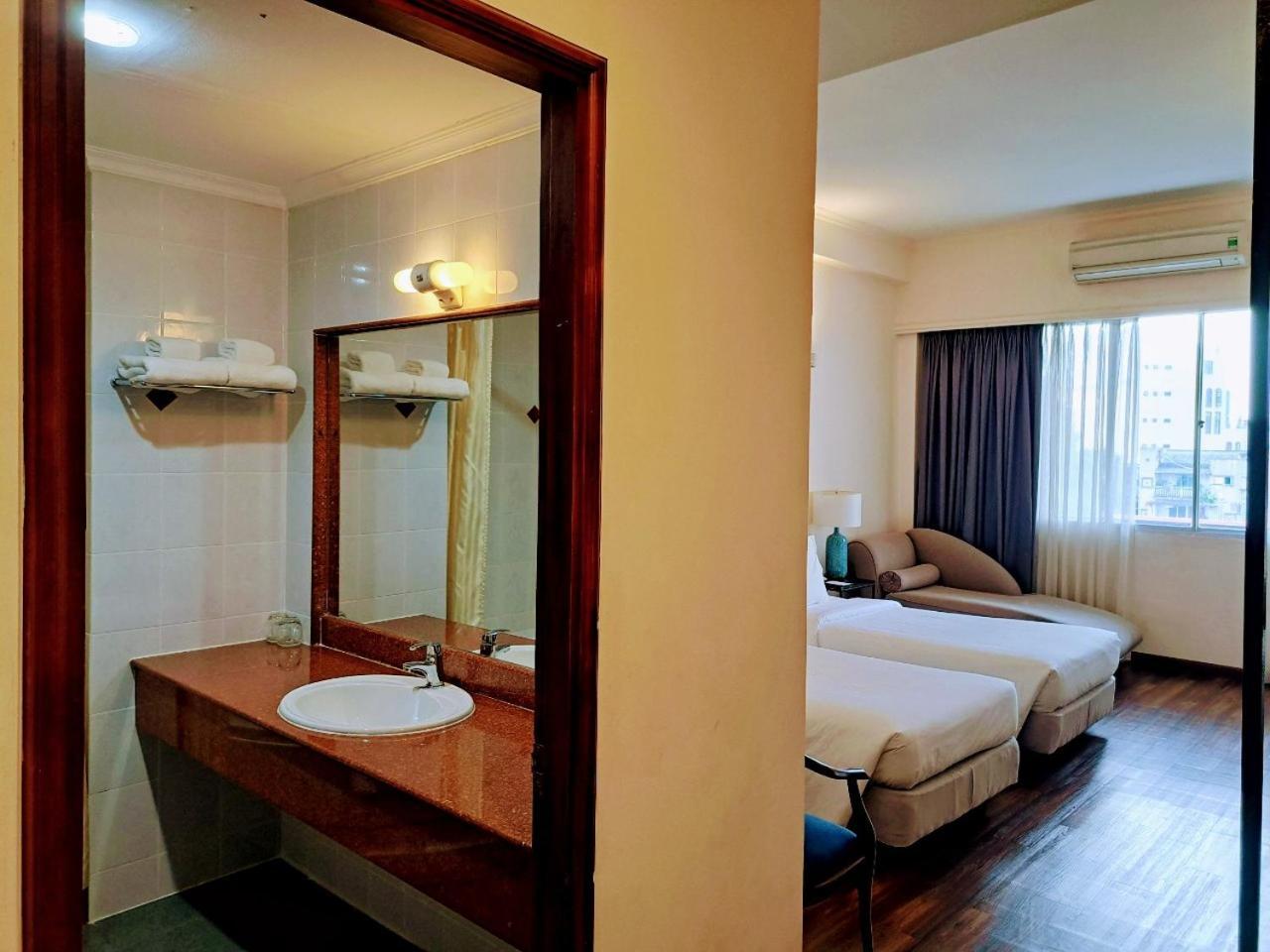 Liberty 2 Hotel Хошимин Экстерьер фото