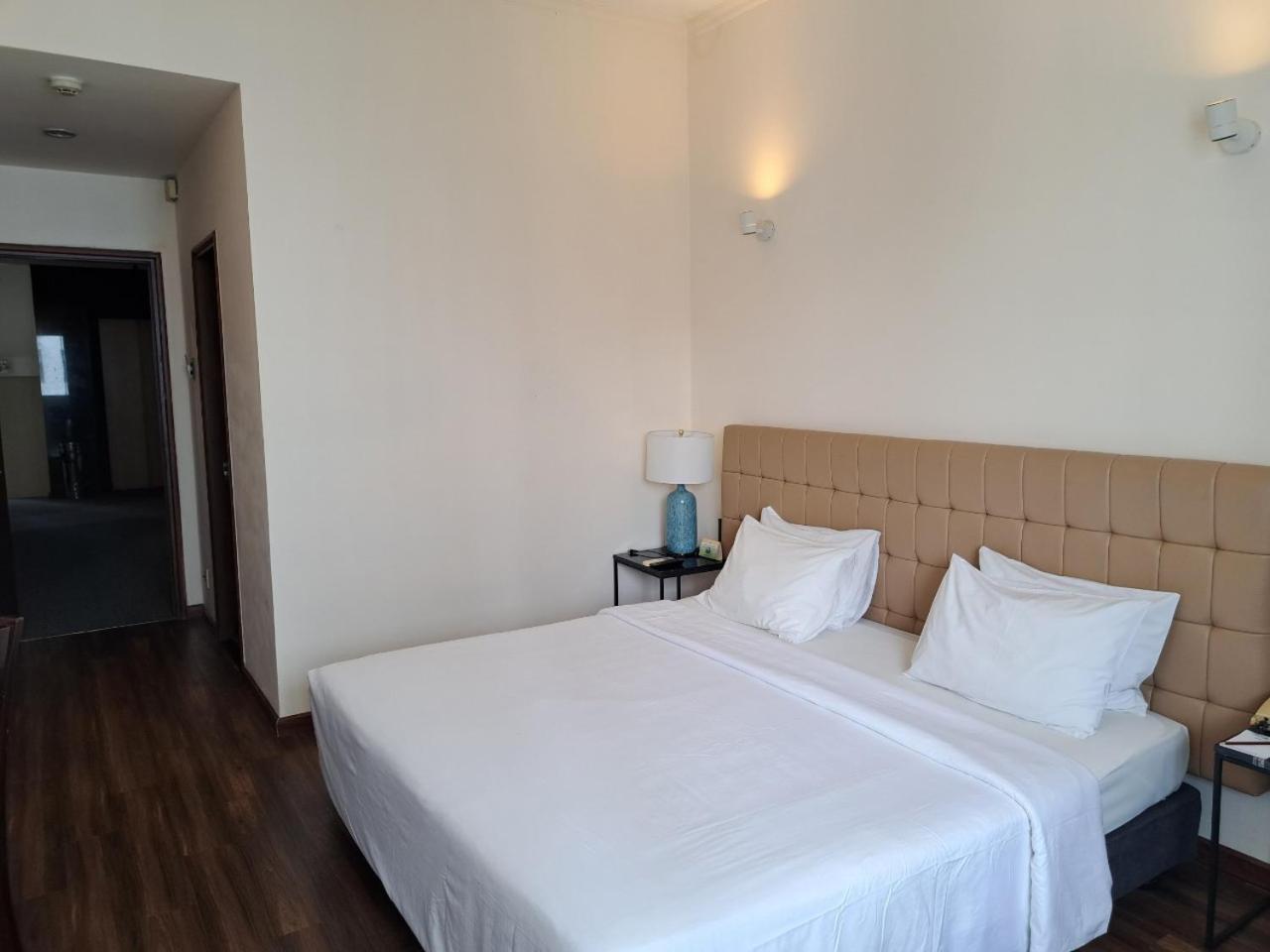 Liberty 2 Hotel Хошимин Экстерьер фото
